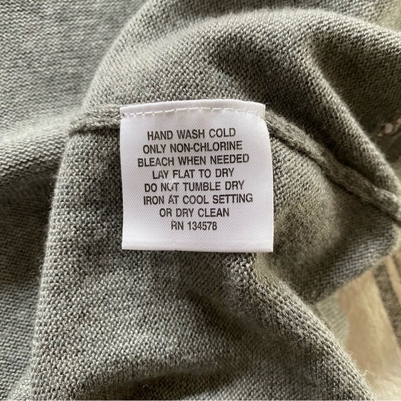 Vineyard Vines Gray Wool Cashmere Cardigan Sweater.XS - Picture 12 of 13